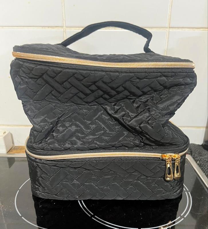 Nieuwe 2 lagen beautycase met plaats voor nagellak of gellak, Handtassen en Accessoires, Tassen | Reistassen en Weekendtassen