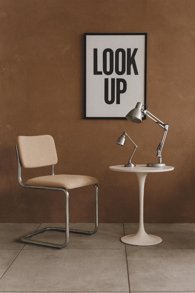 Mid-Century tulp bijzettafel, Huis en Inrichting, Tafels | Sidetables, Gebruikt, 25 tot 50 cm, 50 tot 100 cm, Rond, Overige houtsoorten