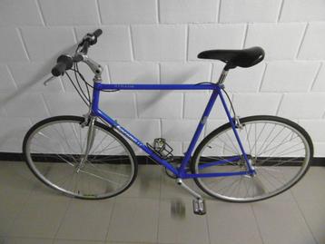 koersfiets beschikbaar voor biedingen