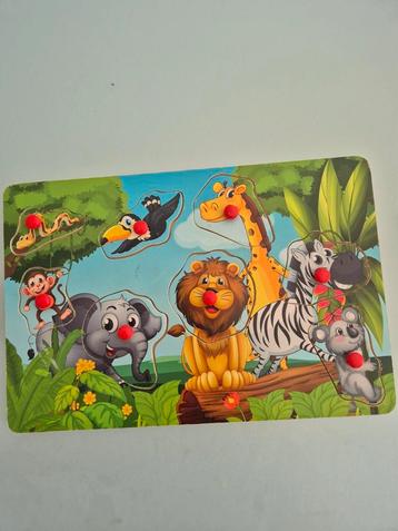 Puzzel in hout beschikbaar voor biedingen