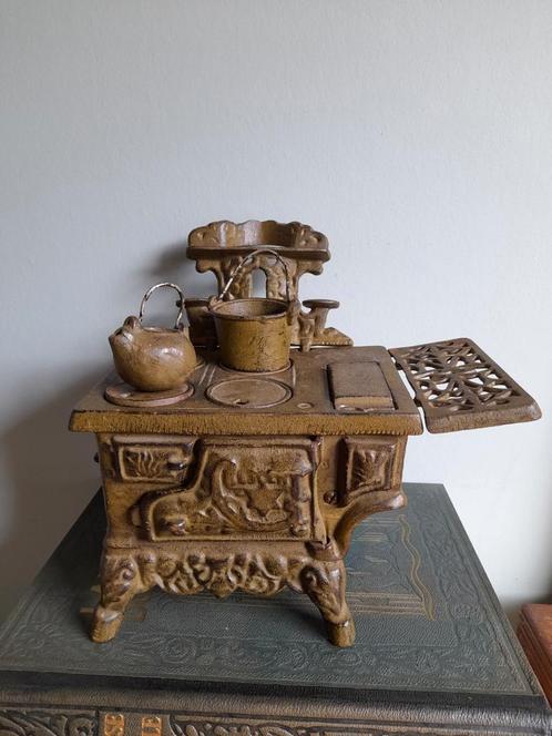Ancien mini-poêle/poêle en fonte et accessoires Crescent, Antiquités & Art, Antiquités | Bronze & Cuivre, Enlèvement ou Envoi