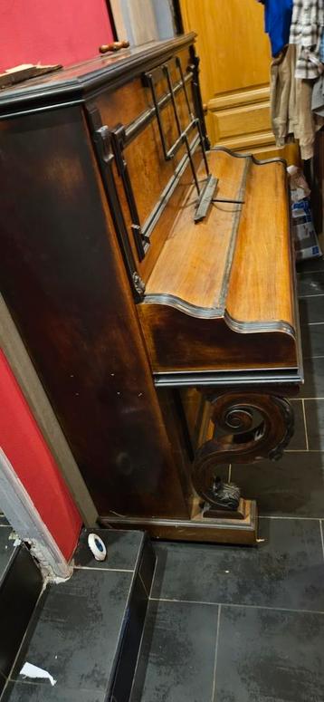 Piano beschikbaar voor biedingen