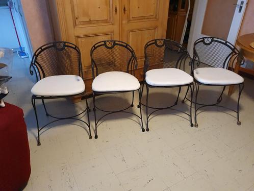 4 handgemaakte gietijzeren stoelen – klassiek en duurzaam, Huis en Inrichting, Stoelen, Zo goed als nieuw, Vier, Zwart, Ophalen