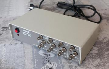 Analoge 3-weg videosplitter (RGBS of Composite) beschikbaar voor biedingen