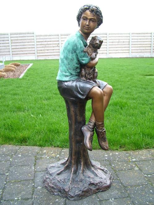 Jongen met hondje in BRONS ook een meisje met poes te koop!, Jardin & Terrasse, Statues de jardin, Neuf, Homme, Autres matériaux