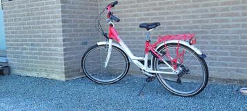 Meisjesfiets 24 inch beschikbaar voor biedingen