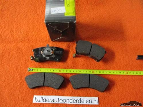 Remblokken voorzijde Mazda 323 III 1.6 GT Turbo Bosch 424 00, Auto-onderdelen, Remmen en Aandrijving, Mazda, Nieuw, Ophalen of Verzenden