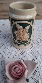 Kleine oude bierpul, dansende kabouters, hazen, Ophalen of Verzenden