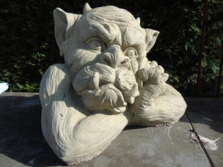 gargouille en pierre , monstre buste, Tuin en Terras, Tuinbeelden, Nieuw, Overige typen, Steen, Ophalen