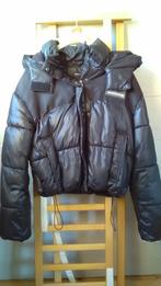 Bershka M zwart satijnen donsjack met capuchon, Kleding | Dames, Jassen | Winter, Maat 38/40 (M), Zwart, Zo goed als nieuw, Bershka