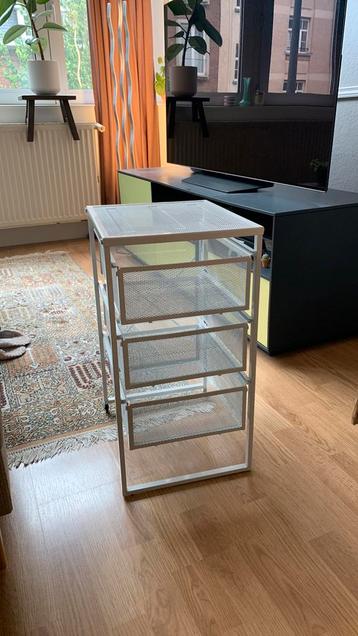 IKEA kleine bureaukast met witte laden beschikbaar voor biedingen