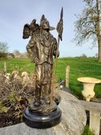 STANDBEELD VAN EEN INDIAAN EN ZIJN ADELAAR IN BRONZEN TEKEN, Ophalen of Verzenden, Brons