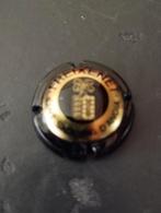 Een champagne of bier capsule kleur zwart en goud, Verzamelen, Ophalen, Zo goed als nieuw