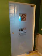 Glazen deur met pomp, Enlèvement