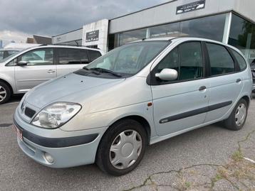 Roos papier aanwezig om in te schrijven, klaar gekeurd beschikbaar voor biedingen