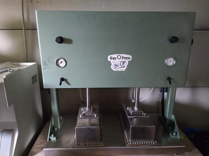 Steunzoolpers pneumatische pers met opblaaskussen., Diversen, Overige Diversen, Ophalen