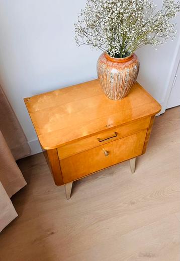 Set van 2 blonde vintage nachtkastjes beschikbaar voor biedingen