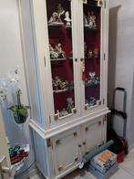 Vitrinekast, Ophalen