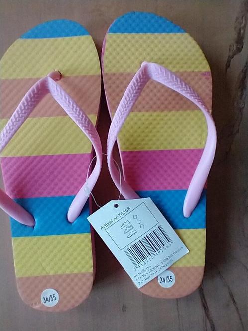 Sandale de plage aux couleurs de l'été (taille 34/35), Vêtements | Femmes, Chaussures, Neuf, Sandales de bain, Autres couleurs