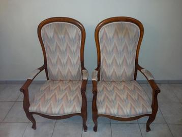 2 ZEER MOOIE LOUNGESTOELEN IN UITSTEKENDE STAAT  beschikbaar voor biedingen