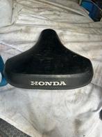 Selle honda camino un peu déchirée sinon tres bon etat, Vélos & Vélomoteurs, Enlèvement ou Envoi