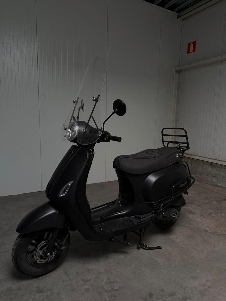 GTS Toscana Dynamic 2021 C Full Option - 11500 Km, Fietsen en Brommers, Snorfietsen en Snorscooters, Zo goed als nieuw, Ophalen