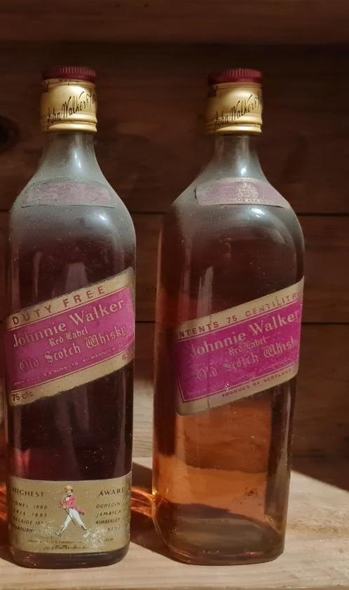2 morceaux de whisky Johnnie Walker Red Label 0,75 L de 1960, Collections, Vins, Comme neuf, Autres types, Autres régions, Pleine