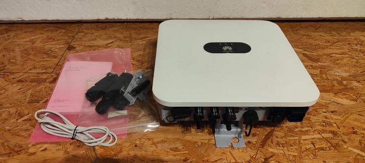 Omvormer - Huawei 220V, SUN2000-4,6KTL-L1, Doe-het-zelf en Bouw, Zonnepanelen en Toebehoren, Zo goed als nieuw, Compleet systeem