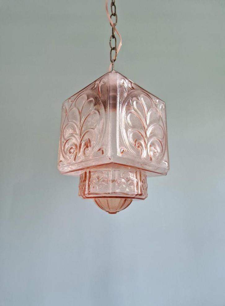 Art Deco lichtroze glazen hanglamp, 1920-30, Antiek en Kunst, Antiek | Verlichting, Ophalen of Verzenden