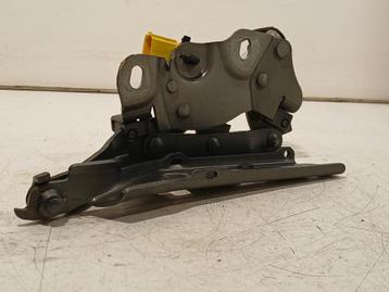 CHARNIERE DE CAPOT GAUCHE Audi A3 Sportback (8VA / 8VF), Utilisé, Audi