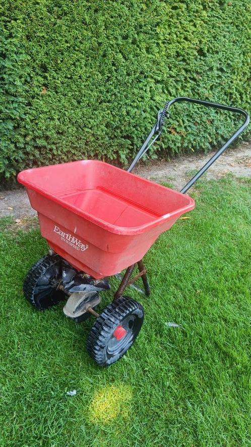 Earthway zoutstrooier en meststrooier 2050p 30L, Tuin en Terras, Hand-tuingereedschap, Gebruikt, Ophalen