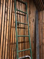 Vintage zware ladder, Doe-het-zelf en Bouw, Ladders en Trappen, Ophalen, Zo goed als nieuw, Ladder