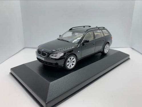 BMW 5-serie 5er Touring (Type E61) 2003 - Kuosho, Hobby en Vrije tijd, Modelauto's | 1:43, Zo goed als nieuw, Auto, Kyosho, Ophalen of Verzenden