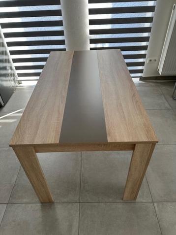 eettafel beschikbaar voor biedingen