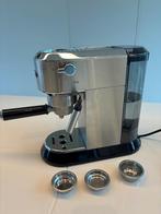 Koffiemachine DeLonghi - PERFECTE staat!, Elektronische apparatuur, Ophalen, Espresso apparaat, Zo goed als nieuw, Afneembaar waterreservoir