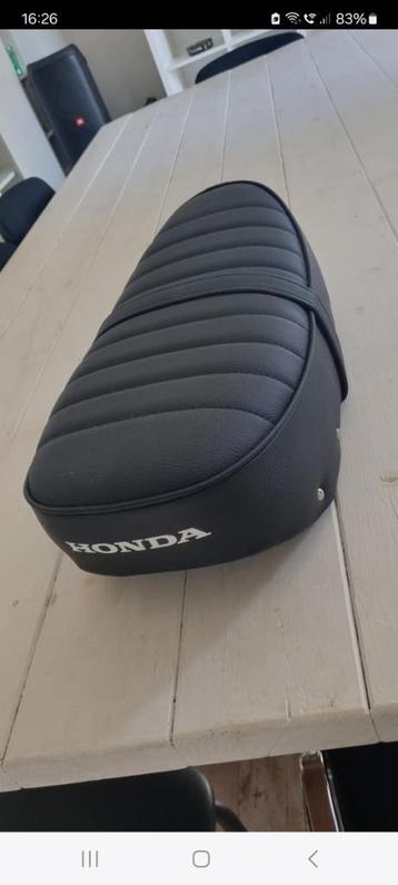 Honda dax zadel beschikbaar voor biedingen