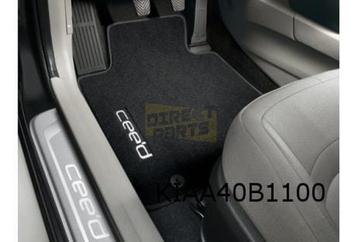 Kia Cee'd Mattenset 'velours' (4x) tekst "Cee'd" Origineel!  beschikbaar voor biedingen