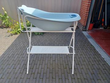 Babybad met onderstel beschikbaar voor biedingen