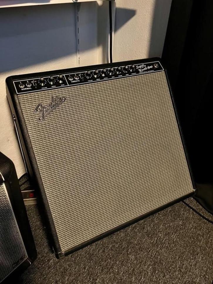 Fender Super Reverb 65 heruitgave versterker, Muziek en Instrumenten, Versterkers | Bas en Gitaar, Zo goed als nieuw, Gitaar, Minder dan 50 watt