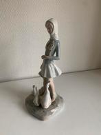 Lladró - Beeldje - Model "Het meisje met eenden" - porselein, Collections, Statues & Figurines, Comme neuf, Enlèvement