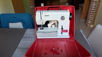 Bernina naaimachine beschikbaar voor biedingen