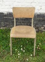 Vintage schoolstoelen, Ophalen