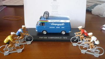 Wielrennen FIAT 238 Campagnolo en 4 wielrennertjes beschikbaar voor biedingen