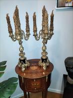 Twee antieke bronzen kandelaars met handgemaakte kaarsen, Antiek en Kunst, Ophalen