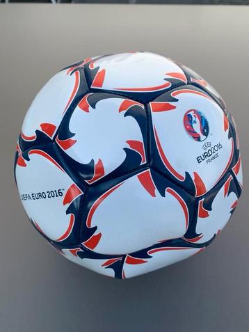 Officiele voetbal UEFA Euro 2016 France niet gebruikt beschikbaar voor biedingen