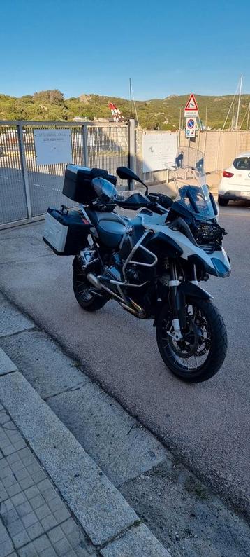 Bmw 1200 gsa année 2015 full options beschikbaar voor biedingen