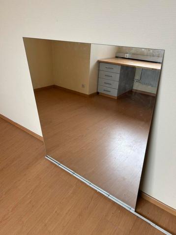 Spiegel 105x120 beschikbaar voor biedingen