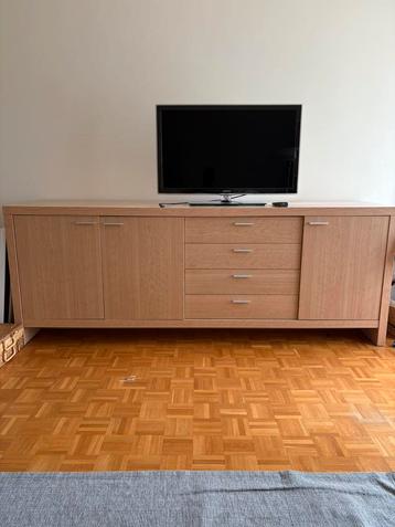 dressoir beschikbaar voor biedingen