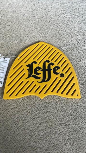 Leffe pannenonderzetters beschikbaar voor biedingen