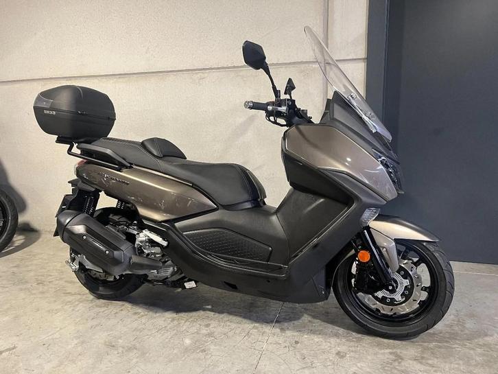 SYM Maxsym 400 luxescooter splinternieuw (bj 2024), Motoren, Motoren | Overige merken, Bedrijf, Scooter, 12 t/m 35 kW